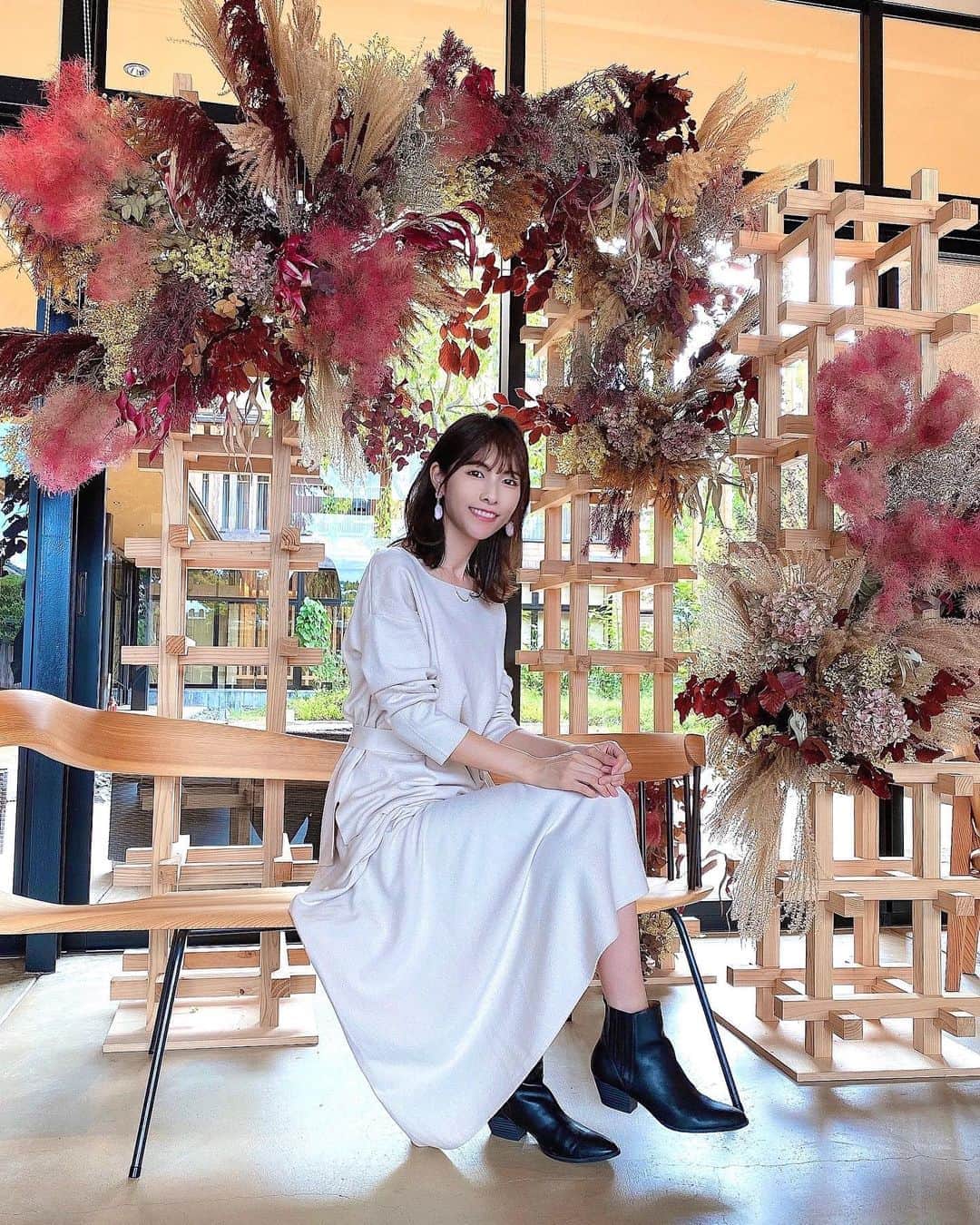 Yuika Matsuさんのインスタグラム写真 - (Yuika MatsuInstagram)「#outfit  . . #セトレならまち さんで 着ていて質問が凄くきたこの セットアップなんですが。。 . #グレイル  @grl_official のだよ🤍 . . もちもちな肌触りで しっかりしてるから高見え✌︎ ¥2,099にはとても見えません😏 . . 田中みな実さんがモデルで着用していて めっちゃ可愛かったから 女の子らしくなりたくて、、ポチり🤫 . . 別のカラーも欲しいくらい 好き💛 . . . . #grl #グレイル #大人コーデ #大人カジュアル  #ootd#ootdfashion #outfit  #セットアップ #田中みな実買い」10月3日 20時20分 - yuika00802