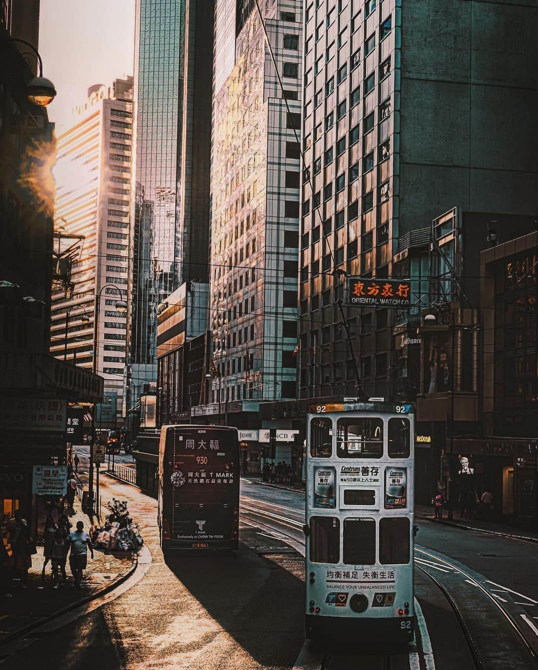 HAYAMI HANNAH ハナさん ど田舎のインスタグラム：「@hktramways are Sunlights  🇭🇰🚃🌅 Happy Weekend and holidays!    #hayamihannah  #Picsofhk #香港 #Sonyimagegallery  #discoverhongkong #instameethk⁠ #awesomehongkong  #hongkongphotography⁠ #unlimitedhongkong  #exploringhongkong⁠ #hongkongstreets  #hongkongnight  #hongkong  #hongkonglifestyle #Hongkonginsta  #hongkongstreetphotography⁠ #visualhongkong  #reframinghk  #travelphotography  #sonyimages #moodygrams⁠  #Adorama  #way2ill #yourshotphotographer  #localiiz  #HongKongGuide #TimeOutHK #capitalshooters  #Cityphoto_HongKong #Monstermoods」