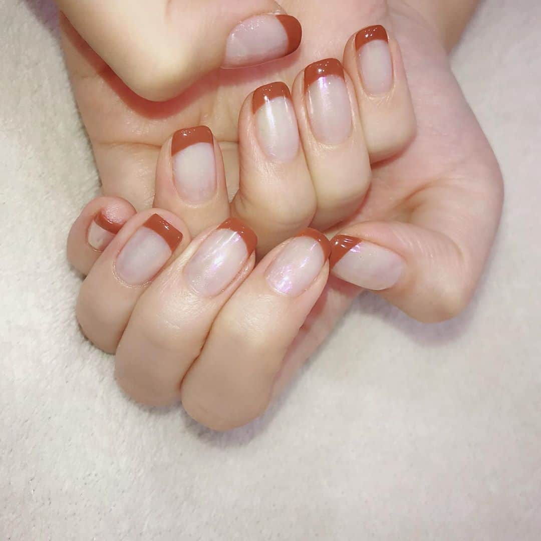 なかやまちえこのインスタグラム：「秋のフレンチネイル🍂⠀ ⠀ #nail #nails #nailart #ネイル #美甲 #ネイルアート  #japanesenailart #manucure #japanesenails #manicurist #gelnails #أظافر #네일아트 #미용 #vẽmóng #ngườiđẹp  #เพ้นท์เล็บ #искусствоногтя #artedeuñas #เพ้นท์เล็บเจล #ジェルネイルデザイン #ネイルデザイン #senikuku #nagelkunst #フレンチネイル #frenchnails #古関れん ちゃん」