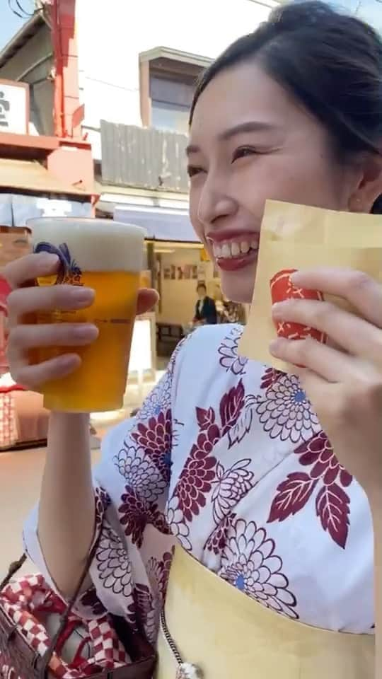 糸川菜央のインスタグラム：「浴衣撮影リール👘✌🏻 浅草大満喫！！！  好きなもの : 🍻🥩 苦手なもの : 鳩  @rikawafuku   #浅草 #浅草着物レンタル #梨花和服 #ミス学習院コンテスト2020 #ミス学習院 #学習院大学 #ミスコン #大学ミスコン #2020 #浴衣デート #浴衣 #日本 #japan」