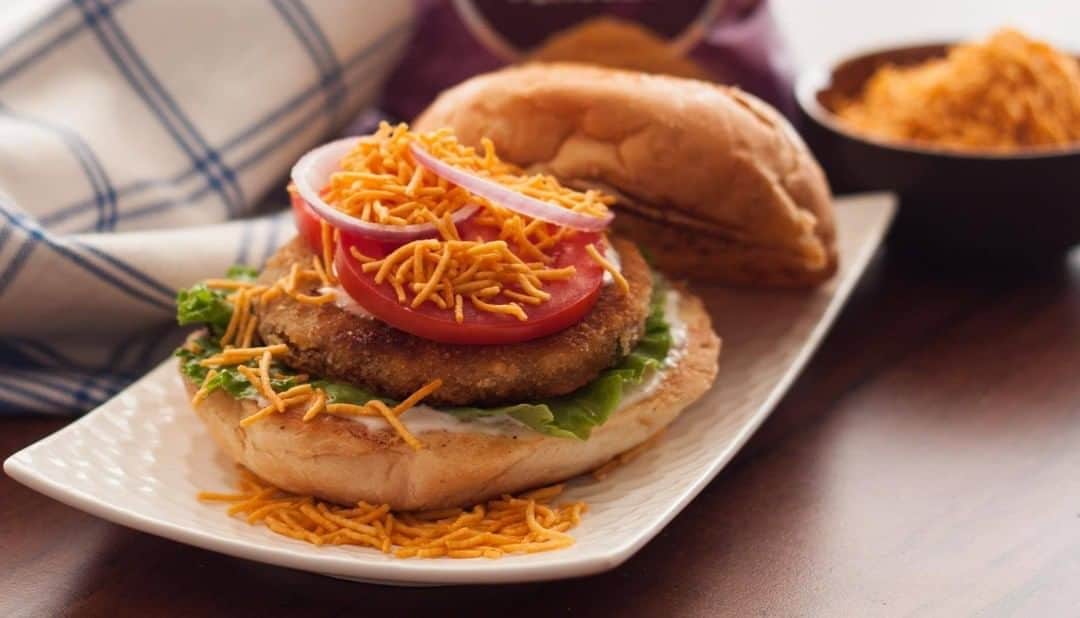 Archana's Kitchenさんのインスタグラム写真 - (Archana's KitchenInstagram)「Open Burger with Vegetable Patty Recipe is a slight variation to the usual burger dish. It consists of just the base of the burger bun and then topped up with crispy vegetable patty and smeared with good amount of cheesy Garlic Mayo and mustard sauce then for the crunch we have added some onions and bhujia to make it super delicious. Get the recipe from the smart.bio link in my profile @archanaskitchen . . . . . . . . #recipes #easyrecipes #snacks #teatime #teatimesnacks #archanaskitchen #springrolls #cutlet #mushroom #mushroomrecipes #cutletrecipes #healthyeating #eatfit #cooking #food #healthyrecipes #foodphotography #recipeoftheday #comfortfood #deliciousfood #monsoonsnacks」10月3日 20時30分 - archanaskitchen