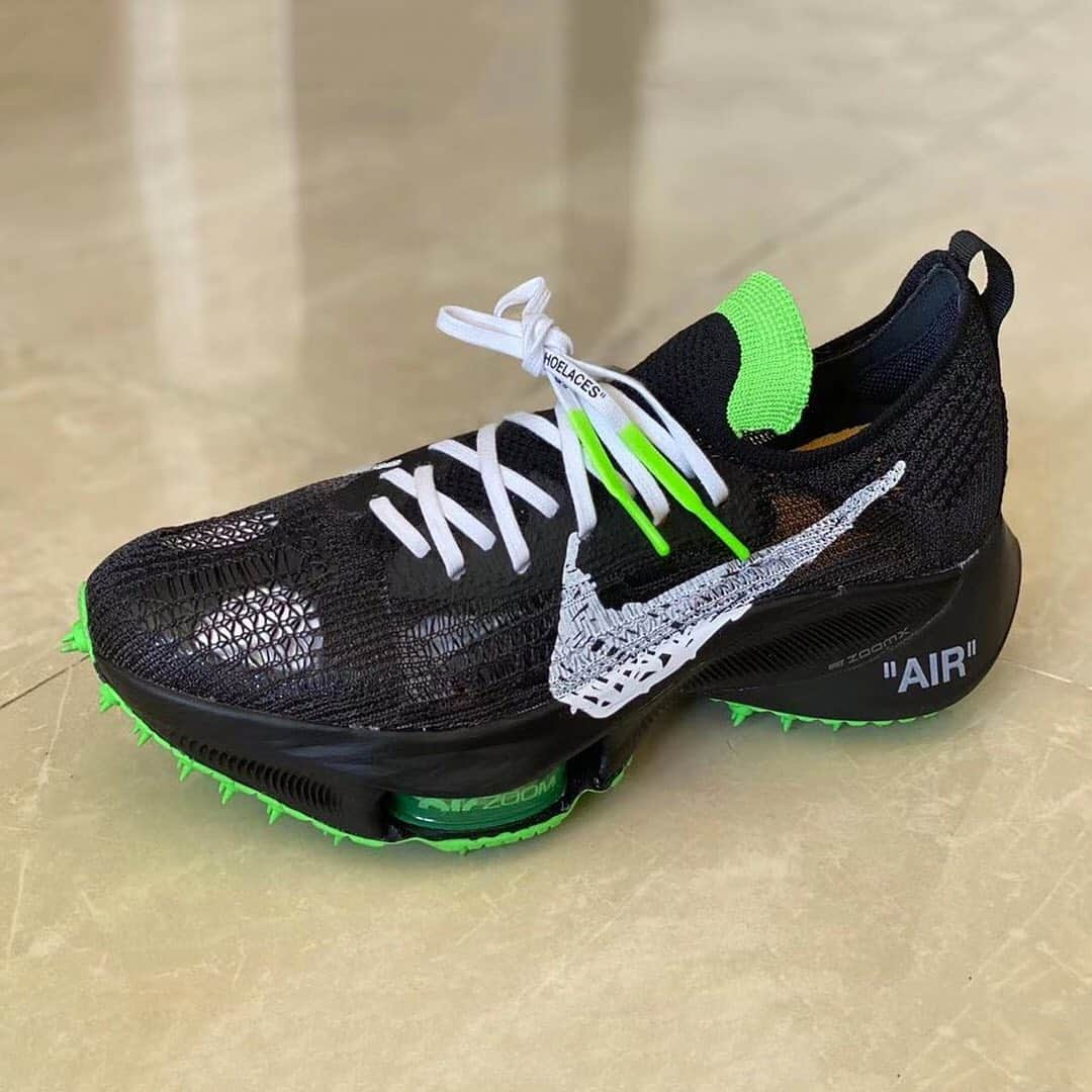 HYPEBEASTさんのインスタグラム写真 - (HYPEBEASTInstagram)「@hypebeastkicks: New images of the @off____white x @nike Air Zoom Tempo Next% have surfaced online. It showcases an intricately woven Flyknit upper, which offers a light, breathable form-fitting construction for extra comfort, while neon highlights show up at the tip of the tongue and laces, contrasted against the shoe’s black body. Finalizing the shoe’s design is a large white hand-drawn Swoosh at the sidewalls, bold “AIR” branding and a cleated rubber outsole. It’s expected to release this fall for $260 USD, but stay tuned for official notes. ⁠⠀ Photo: @solebyjc」10月3日 20時31分 - hypebeast