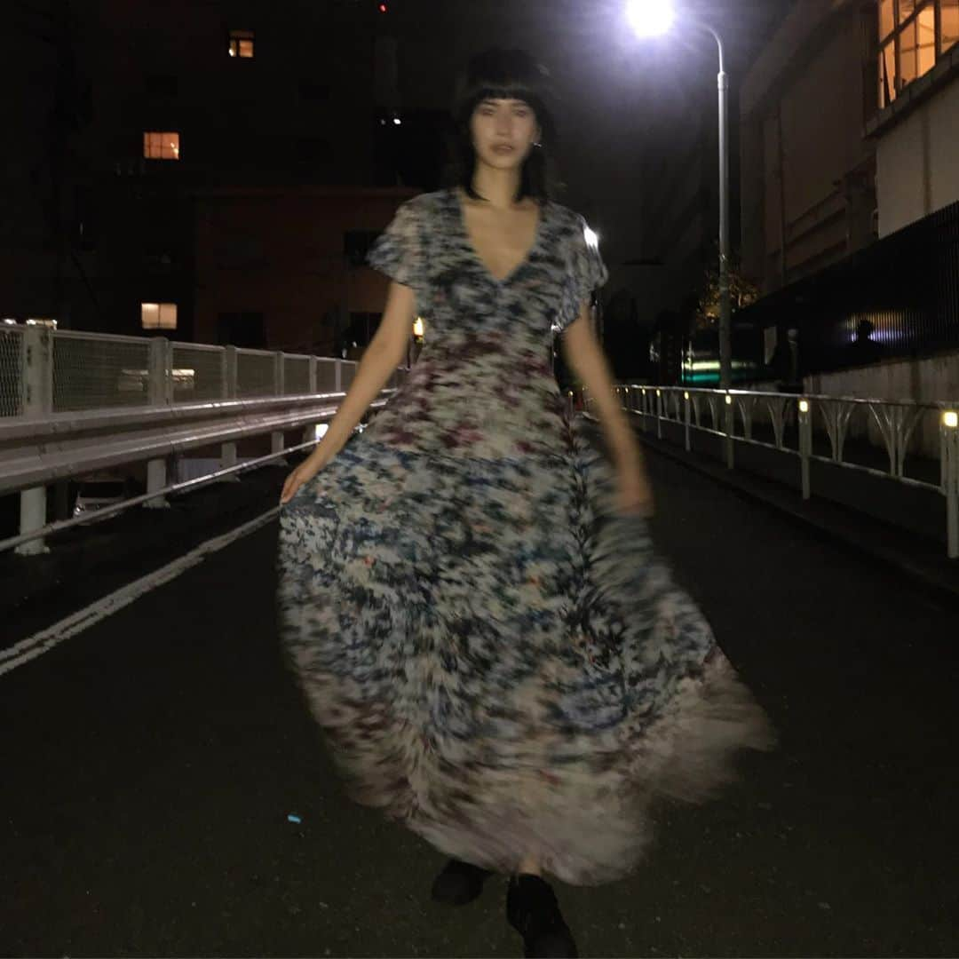 Julia Abe Brazilianさんのインスタグラム写真 - (Julia Abe BrazilianInstagram)「Desigual dress easy to fit any occasion #desigual 🌞🌝🌙💫」10月3日 20時40分 - juliasumire