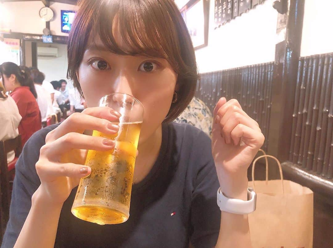 山口柚香さんのインスタグラム写真 - (山口柚香Instagram)「たまにはこんな写真も🍻 . . . お洒落なカフェが大好きですが、こういう大衆居酒屋みたいなのも好きです💭 . 渋谷横丁まだ行ったことないから行ってみたい〜🔆 . . この写真で飲んでるのはビールです！ビール好きになれた時は大人になった気がしてめちゃくちゃ嬉しかったなぁ✨  #居酒屋デート #居酒屋巡り #ビール女子 #ビールうまい #渋谷横丁 #焼き鳥とビール」10月3日 20時49分 - mizucon2020_no1