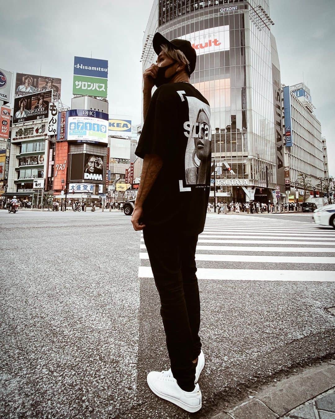 のインスタグラム：「🗼﻿ 今夜23:30、初のYouTubeライブ🙈﻿ ﻿ See you tonight on YT ﻿ #ACE1 #ShibuyaCrossing」