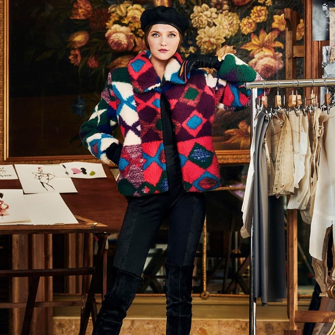 デシグアルのインスタグラム：「Fun colors, free spirit: meet the cosy teddy jacket and discover the @fkachristianlacroix FW20 coats for Desigual.  #DesigualxMrChristianLacroix」