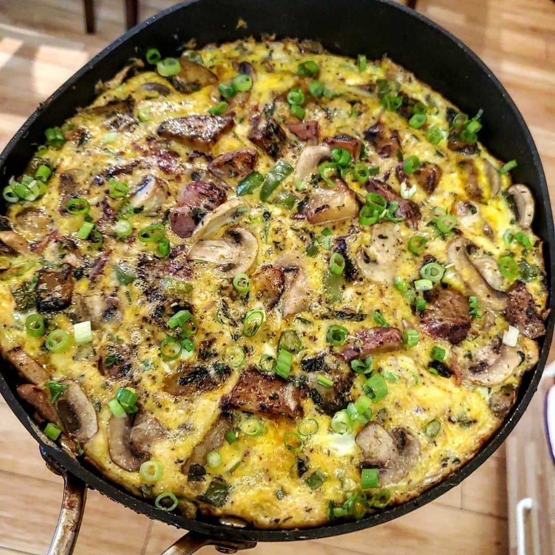 Flavorgod Seasoningsさんのインスタグラム写真 - (Flavorgod SeasoningsInstagram)「🍳 Frittata with Red potatoes!!! 🔥🔥🔥🌡 Breakfast for champs!!! 😛💪⁠ -⁠ Customer: @roarbertoe⁠  -⁠ KETO friendly flavors available here ⬇️⁠ Click link in the bio -> @flavorgod⁠ www.flavorgod.com⁠ -⁠ Flavor God Seasonings are:⁠ ✅ZERO CALORIES PER SERVING⁠ ✅MADE FRESH⁠ ✅MADE LOCALLY IN US⁠ ✅FREE GIFTS AT CHECKOUT⁠ ✅GLUTEN FREE⁠ ✅#PALEO & #KETO FRIENDLY⁠ -⁠ #food #foodie #flavorgod #seasonings #glutenfree #mealprep #seasonings #breakfast #lunch #dinner #yummy #delicious #foodporn」10月3日 21時01分 - flavorgod