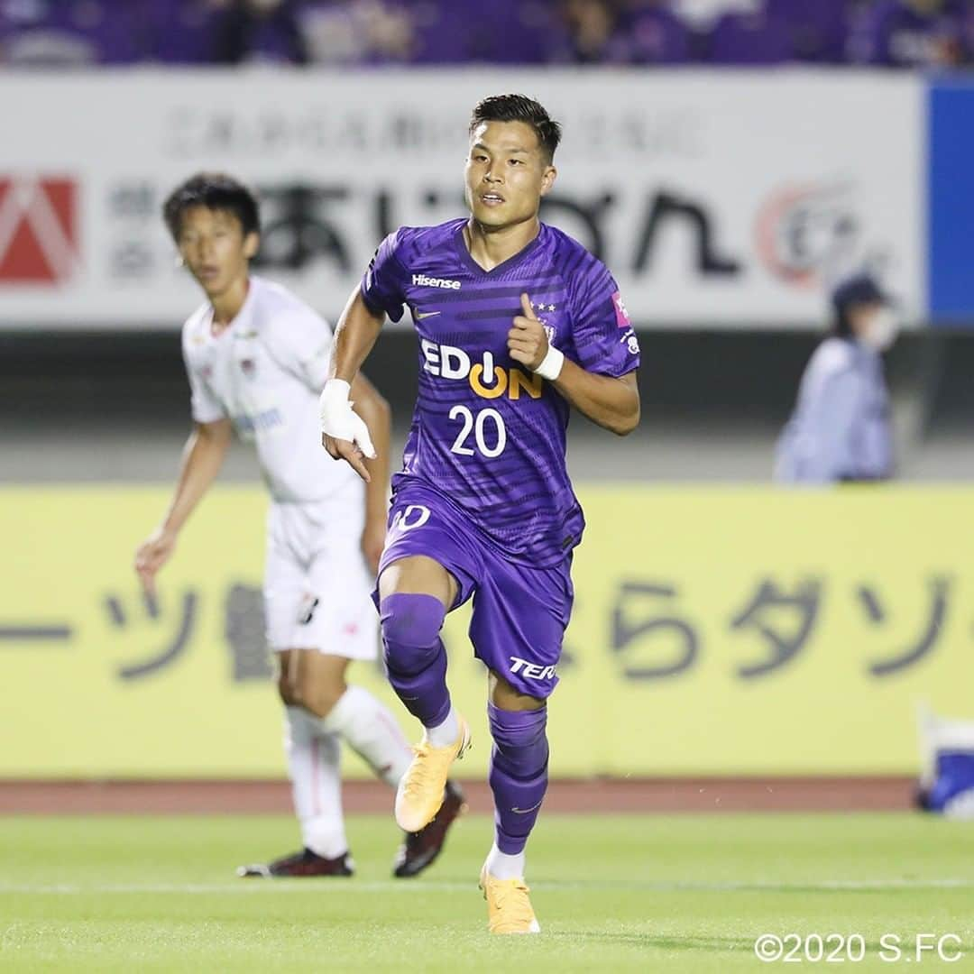 サンフレッチェ広島さんのインスタグラム写真 - (サンフレッチェ広島Instagram)「. ⚽️明治安田生命J1リーグ第20節　試合結果⚽️ サンフレッチェ広島　3-0　サガン鳥栖 前半：2-0 後半：1-0 【得点者】浅野雄也、東俊希、青山敏弘  立ち上がりから主導権を握って先制点を挙げると、そのまま勢いに乗って2点目、3点目と追加点を挙げ、ホームで快勝しました！  本日もともに戦っていただき、ありがとうございました！！  #浅野雄也 選手 #東俊希 選手 #森島司 選手 #林卓人 選手 #永井龍 選手 #青山敏弘 選手 #sanfrecce #積攻」10月3日 20時58分 - sanfrecce.official