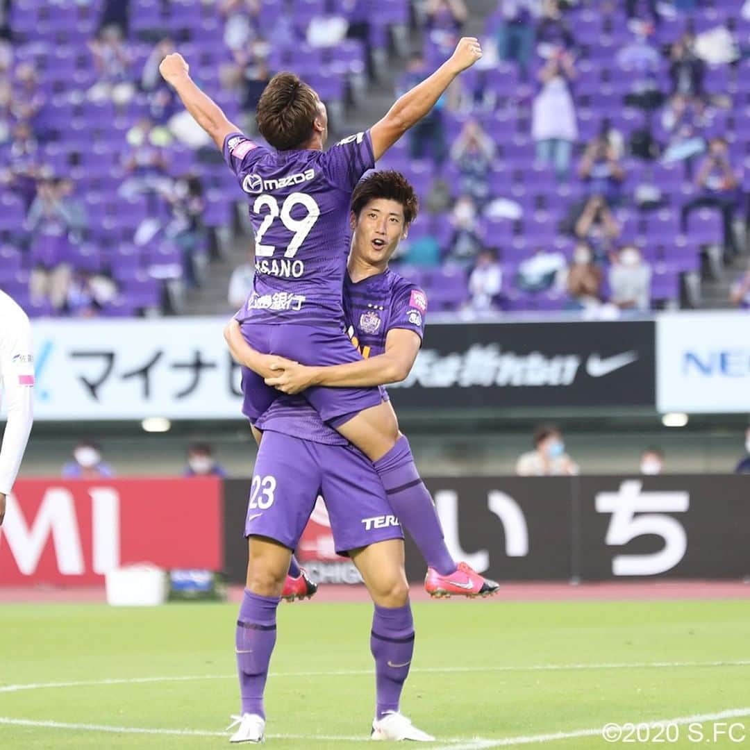 サンフレッチェ広島さんのインスタグラム写真 - (サンフレッチェ広島Instagram)「. ⚽️明治安田生命J1リーグ第20節　試合結果⚽️ サンフレッチェ広島　3-0　サガン鳥栖 前半：2-0 後半：1-0 【得点者】浅野雄也、東俊希、青山敏弘  立ち上がりから主導権を握って先制点を挙げると、そのまま勢いに乗って2点目、3点目と追加点を挙げ、ホームで快勝しました！  本日もともに戦っていただき、ありがとうございました！！  #浅野雄也 選手 #東俊希 選手 #森島司 選手 #林卓人 選手 #永井龍 選手 #青山敏弘 選手 #sanfrecce #積攻」10月3日 20時58分 - sanfrecce.official