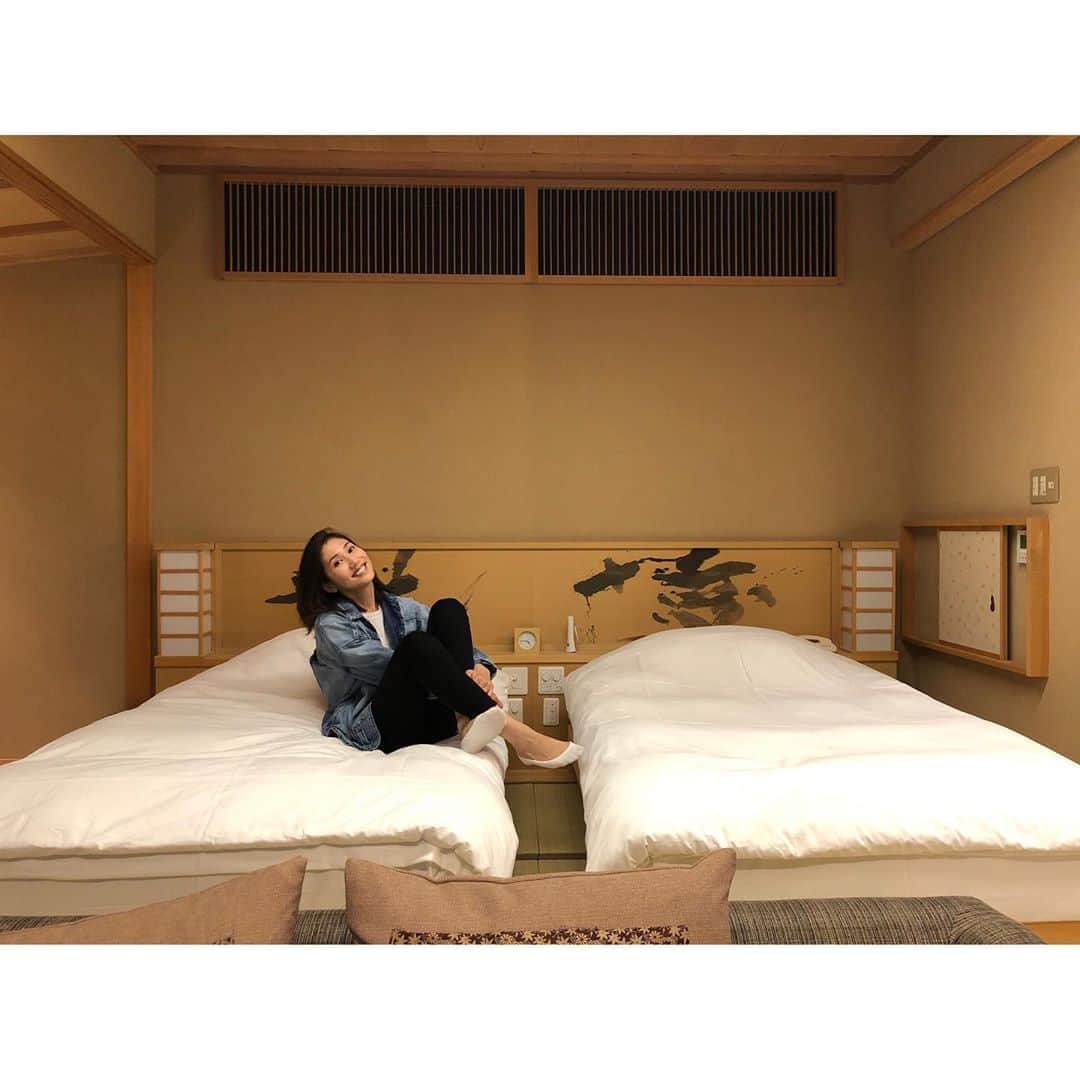 春輝のインスタグラム：「ふっかふかで上げ膳据え膳🌝  #春輝#Haruki」