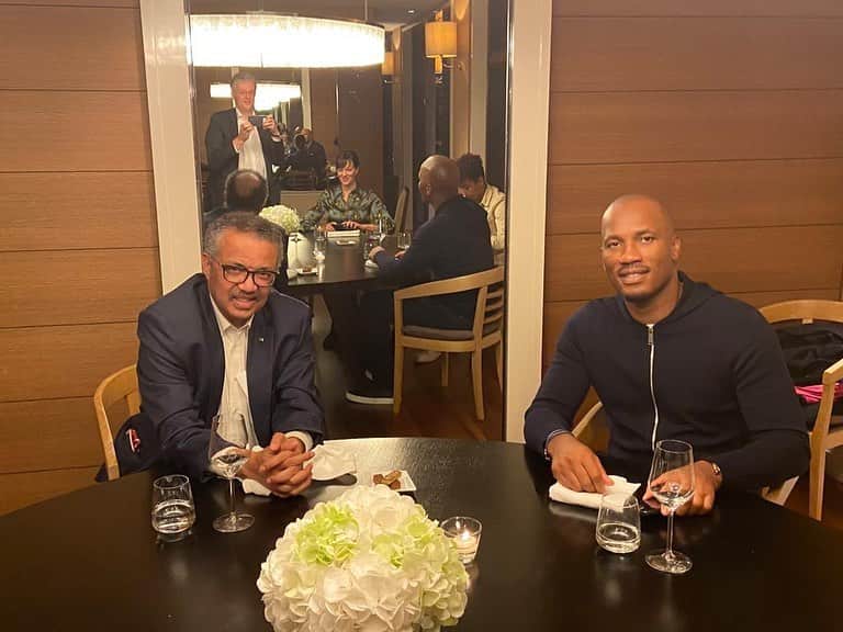 ディディエ・ドログバのインスタグラム：「I had an amazing time with @who General Director talking about joining forces with my foundation @thedidierdrogbafoundation , the evolution of the COVID-19 Pandemic and future partnerships with sports organisations. Thank you Dr @drtedros for having me and I wish you all the very best」