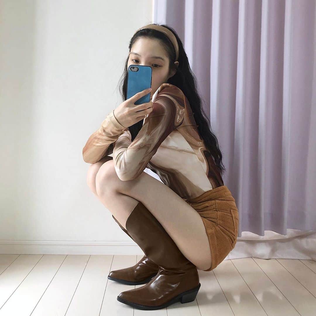 江崎ななほのインスタグラム：「オールブラウンな #エザ着 🤎🤠🪐」