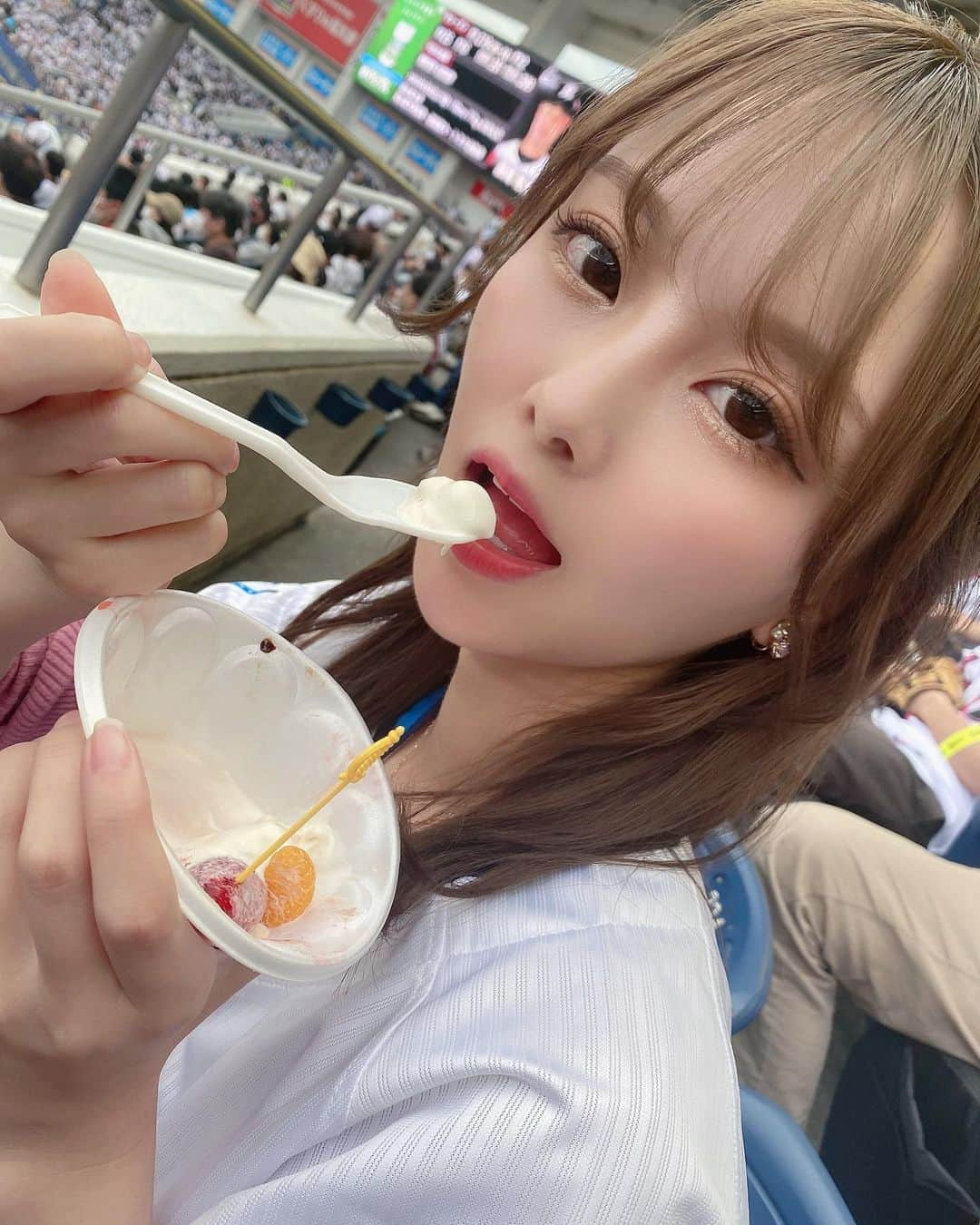 吉田恵美さんのインスタグラム写真 - (吉田恵美Instagram)「千葉ソフト美味しかった🍦  #zozoマリンスタジアム #千葉ロッテマリーンズ #千葉ロッテ #chibalotte #chibalottemarines #埼玉西武ライオンズ #seibulions」10月3日 21時20分 - _yoshida_megumi