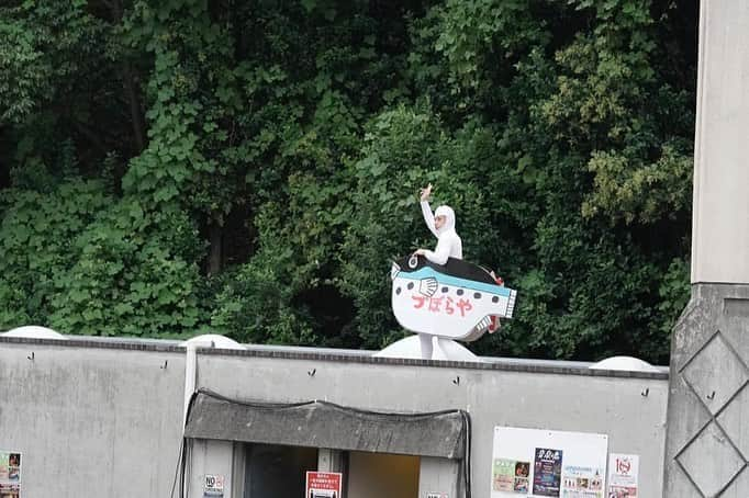 U太さんのインスタグラム写真 - (U太Instagram)「風雲！大阪城音泉 ～西宮の湯＆徳島の湯 音泉免疫療法両方編～ in 大阪城音楽堂  色んな事考えて開催してくれた清水音泉。 色んなことに協力してくれて来てくれた皆様。 来れへんかったけど配信で応援してくれた皆様。  たくさんの方の協力と想いのおかげで楽しい日になりました！  キュウソ10周年おめでとう！  またいつかバチバチやろね👌  帰ったらソッコーで手洗いうがい忘れずに⭕️  お疲れ様でした！  徳島帰りますー🚐  写真:鈴木洋平さん」10月3日 21時27分 - utasuxing