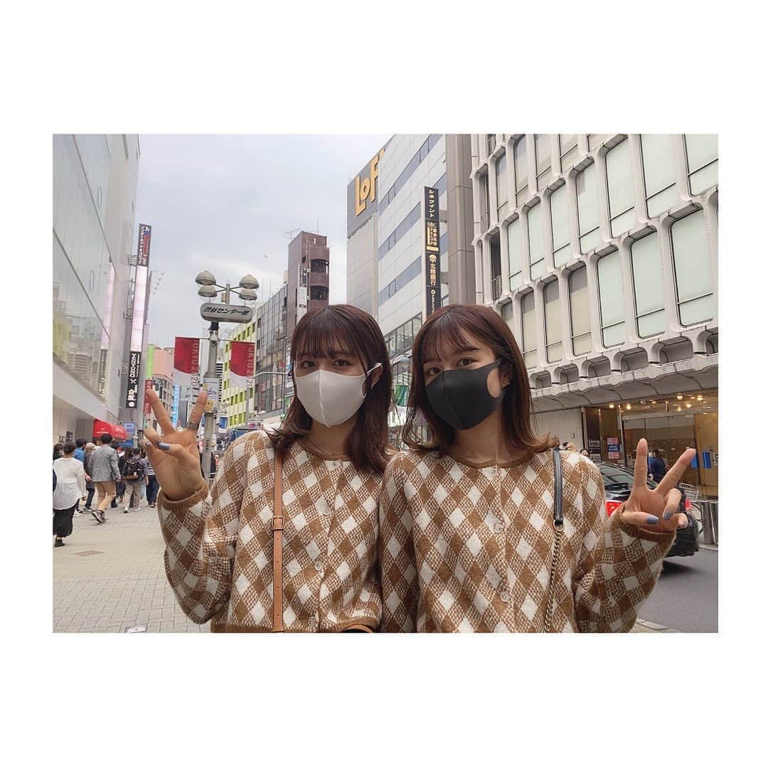 りかりこさんのインスタグラム写真 - (りかりこInstagram)「. 【出演情報】 ☆ABEMA的ニュースショー☆ ABEMA NEWSチャンネル 10月4日(日) 12:00 〜 14:00 に出演します！ ぜひ、チェックしてください〜♥️ #りかりこ #双子 #abematv #abema的ニュースショー #twins #instagood」10月3日 21時31分 - rikariko_official