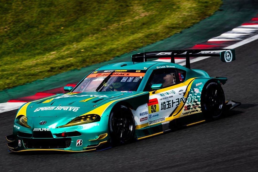熊林保奈美のインスタグラム：「* . SUPER GT 第5戦 富士 . 明日の決勝はクラス5番手スタートです！！ . 今日の予選現地で見れて本当に良かった😭 色んな思いがあったから Q1突破もQ2の5番手チェッカーも 本当に嬉しかった😭 . 明日もこのままの勢いで 戦ってくださるのを全力で応援します！👏🏻 . 明日も引き続き 埼玉トヨペットGreen Brave 52号車の応援をよろしくお願いします😊💚 . * #埼玉トヨペット #埼玉トヨペットgreenbrave #greenbrave #supergt #supergt2020 #GT300」