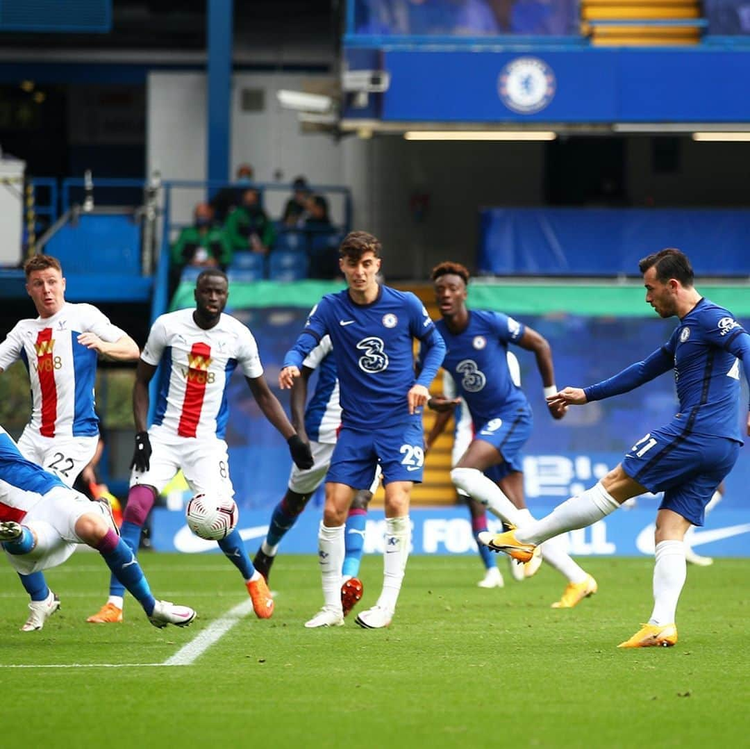 プレミアリーグさんのインスタグラム写真 - (プレミアリーグInstagram)「𝕋ℍ𝕌𝕄ℙ𝕀ℕ𝔾 home his first Chelsea goal 🔵」10月3日 21時50分 - premierleague