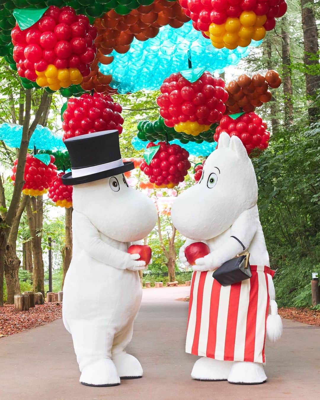 ムーミンさんのインスタグラム写真 - (ムーミンInstagram)「The Moomin family is known for loving to celebrate the good things in life❣️The Moominvalley Park in Japan is now all about celebrating the wonderful harvest season 🍎🍁🥳 Read more at http://moom.in/harvestfestival 😍 The celebrations are on until November 8!  @moominvalleypark #moominvalleypark #moomin #moominofficial #moominlovers #harvestfestival #harvestcelebration」10月3日 22時27分 - moominofficial