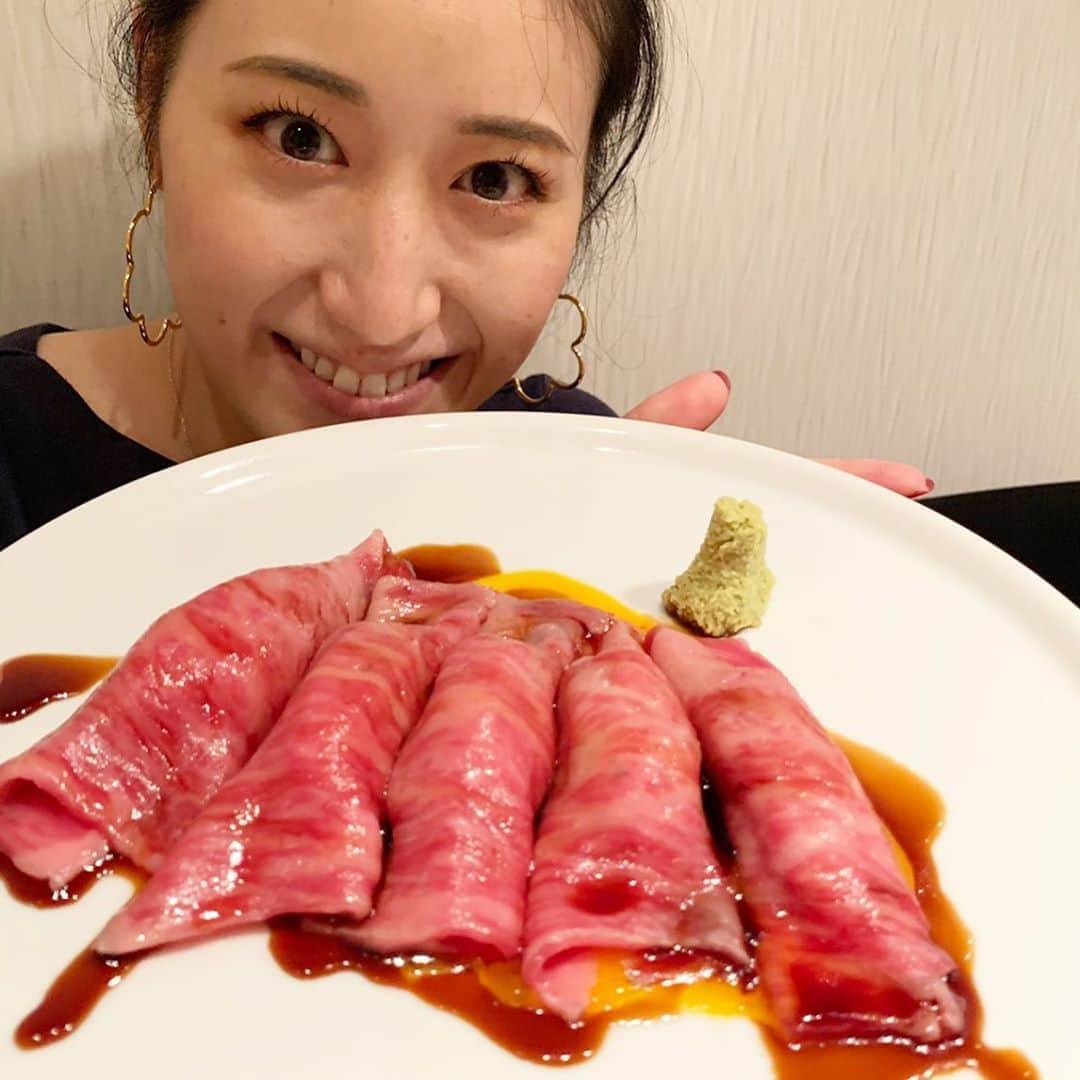 田中琴乃さんのインスタグラム写真 - (田中琴乃Instagram)「🐄🐄🐄 ・ ・ #🐄  #焼肉kim  #肉寿司」10月3日 22時22分 - tanakakotono
