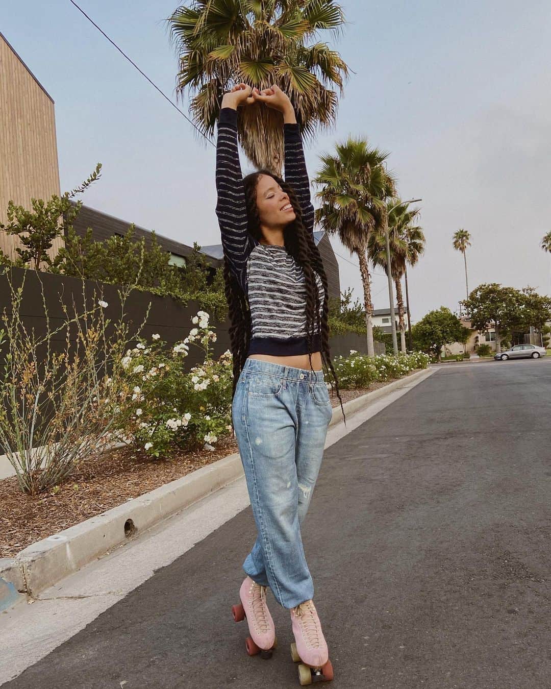 のインスタグラム：「We brought our sweatpants that look like denim back from the archives. Looks like denim, feels like nothing. Take them for a spin. @esty did.」