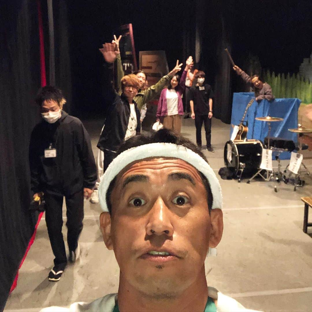 石田靖さんのインスタグラム写真 - (石田靖Instagram)「#ルミネtheよしもと  #石田班SPコメディ 初日〜何やかんやとありながら 無事終了〜何故か #舞台袖 に #ジミー大西 さんが… 劇場でお待ちしております🙏 #エグザイス #一期一笑  #石田靖」10月3日 22時38分 - yasulog