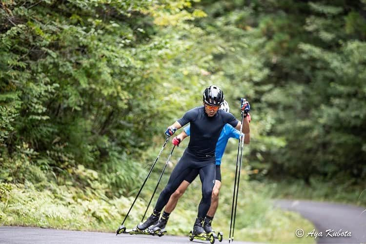 渡部暁斗さんのインスタグラム写真 - (渡部暁斗Instagram)「The weekend started with an interval training with autumn outfit🍁  #goldwin #fischerski #oakley #swix #poc #アミノバイタル #バスクリン  📷 @ayakubota15」10月3日 22時52分 - wtbakt