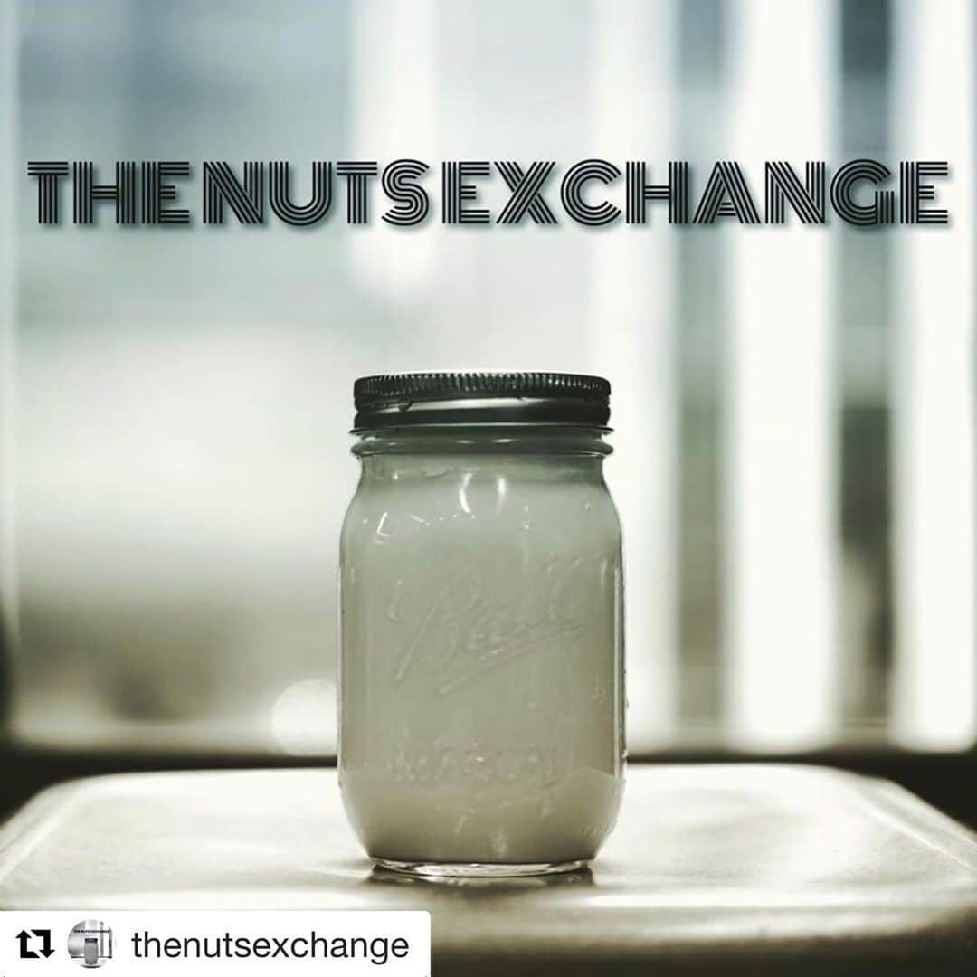 若旦那さんのインスタグラム写真 - (若旦那Instagram)「#Repost @thenutsexchange with @get_repost ・・・ 先の見えないコロナ禍の中、﻿ Ginza Music Barの救済のために始まった﻿ Macadamia Nuts Milk プロジェクト。﻿ ﻿ 美味しいナッツミルクを作ることを追求する中で、﻿ 現実社会への問題提議、﻿ そして新たな未来への物差しとして、﻿ ナッツミルクは大きな可能性があるということに気づきました。﻿ ﻿ ﻿ そこで、いわば、「Spin Off」のような形で、﻿ このタイミングにナッツミルクのお店を代々木八幡にオープンすることを決めました。﻿ ﻿ お店の名前、そしてプロジェクト名は、﻿ ﻿ 「The Nuts Exchange」 ﻿ オーナーは、﻿ ﻿ 大沢伸一﻿ 新羅慎二﻿ 鳥羽伸博﻿ ﻿  そして、興味を持っていただき、﻿ ご意見をいただける方々にも、﻿ 経営、企画に参画していただきたいと思います。﻿ ﻿ 同時に、お店作りのお手伝いなど、﻿ いろいろな作業でご一緒していただける方も募集しています。﻿ ﻿ そこで、﻿ 以前に開催し、様々なご意見を頂いた、﻿ 「ナッツ会議」を、﻿ 改めて開催したいと思います。﻿ ﻿ 積み重ねてきた考えや、﻿ コロナの時期を通して、﻿ 全く変わってしまった思いも、﻿ この会議の中で大いに生かされ、﻿ 新しいお店の大きな支えになると思います。﻿ ﻿ まずは一度、お話ししてみませんか？﻿  ﻿  The Nuts Conference﻿ 🌙10月9日　20時スタート﻿🕗 ﻿ ﻿ 今回は、Zoomのみの開催となります。﻿ ご参加のご連絡、﻿ご質問は、﻿当アカウント @thenutsexchange﻿ のDMにてお願い致します！ ﻿ 皆様ぜひ、お気軽にご参加ください！﻿ ﻿ ﻿ ﻿ ﻿」10月3日 22時54分 - waka__danna