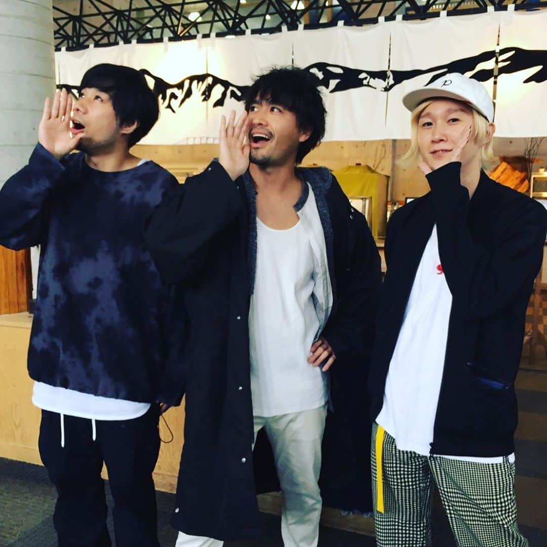 ISEKIのインスタグラム：「#ヤッホー #吉田山田 #ありがとね」
