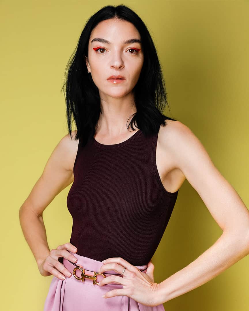サルヴァトーレ・フェラガモのインスタグラム：「Mariacarla Boscono, one of the protagonists of Luca Guadagnino’s Hitchock-inspired film that opened the Spring/Summer 2021 show, channels poise and intrigue in a fluidly feminine silk ensemble from the #FerragamoSS21 collection.」