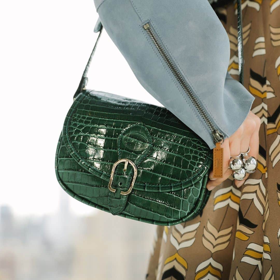Longchampのインスタグラム：「The 1980 bag. A revamped rendition of a bag that was actually launched in the year 1980.   #Longchamp1980  #LongchampFW20 #VintageBag」