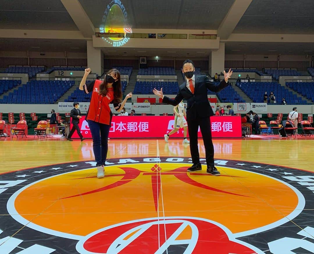 DJ MEGURUのインスタグラム：「Bリーグシーズンスタート！感慨深すぎた1日でした。  今シーズンも @haruka_futamura_ はるたむと一緒に @nagoyadolphins ドルフィンズ盛り上げていきますのでよろしくお願いします！！  #ドルフィンズ」