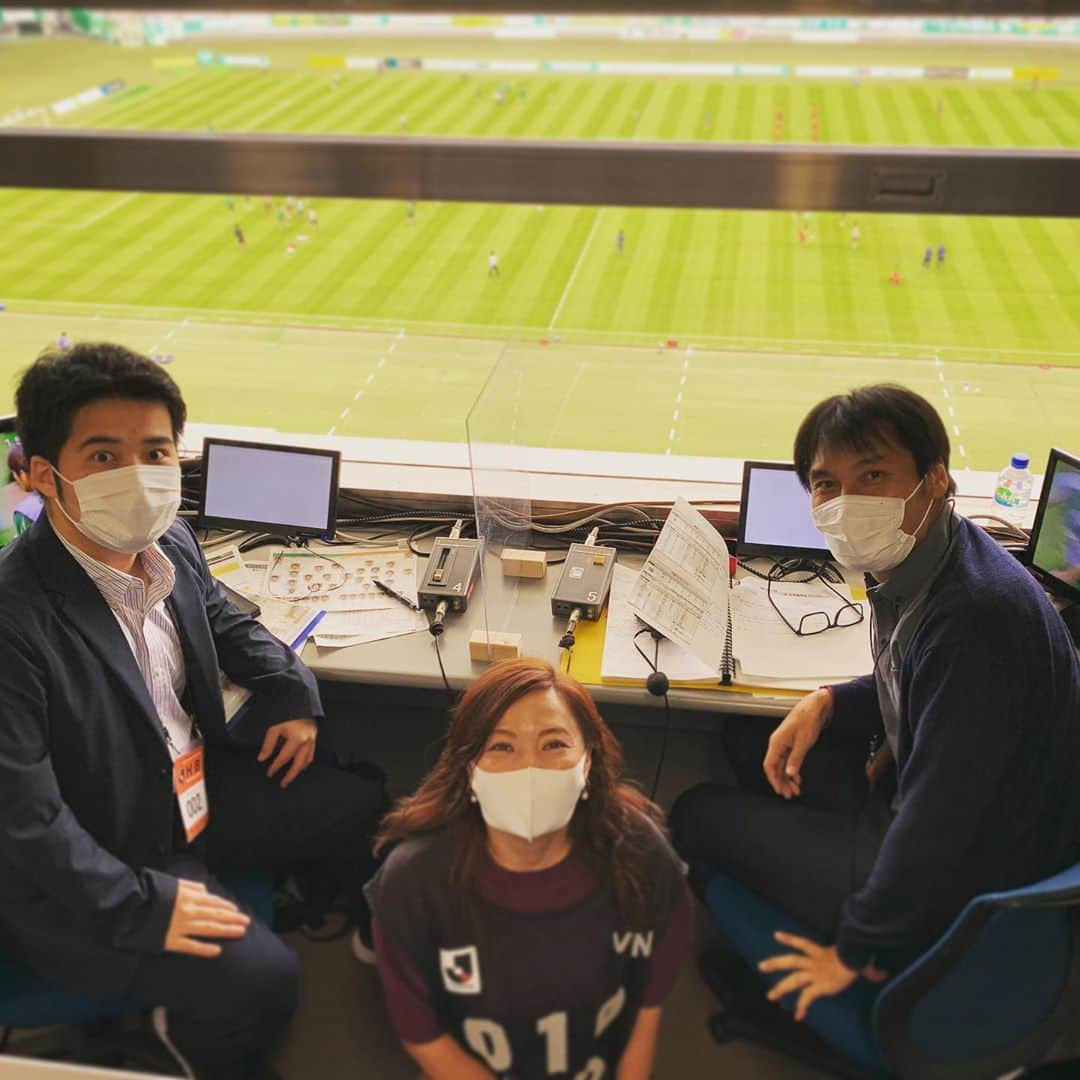 児玉美保さんのインスタグラム写真 - (児玉美保Instagram)「#j2 #東京ヴェルディ vs #大宮アルディージャ 連戦の中でもベストを尽くす選手たちに感動しました。 選手、監督、チームスタッフの皆さん、とにかくゆっくり休んでくださいね。 　 #dazn #jリーグ中継 放送席は 解説 #小村徳男 さん 実況 #福田浩大 さん インタビュアー #児玉美保 でお届けしました🎤」10月4日 0時25分 - miho_kodama_