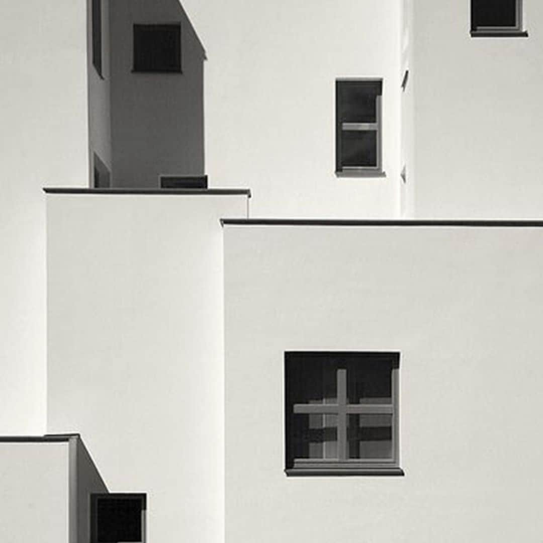 ケアレーベルのインスタグラム：「Basic architecture in black and white palette.⁣ care-label.com⁣ ⁣ #carelabel #denimlovers #denimstory #denimaddiction」