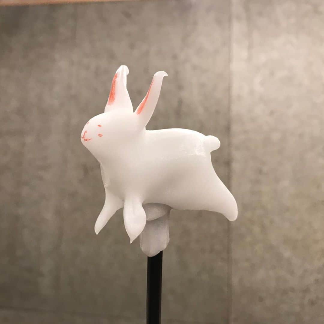 なかやまちえこさんのインスタグラム写真 - (なかやまちえこInstagram)「初めての飴細工体験🐇⠀ First Amezaiku（Japanese candy）workshop!⠀ ⠀ #飴細工 #うさぎ #rabbit #飴 #candy #アメシン @at_charme___shoko @satsuki__kishi @dr.8_mana」10月4日 0時36分 - chiekonakayama