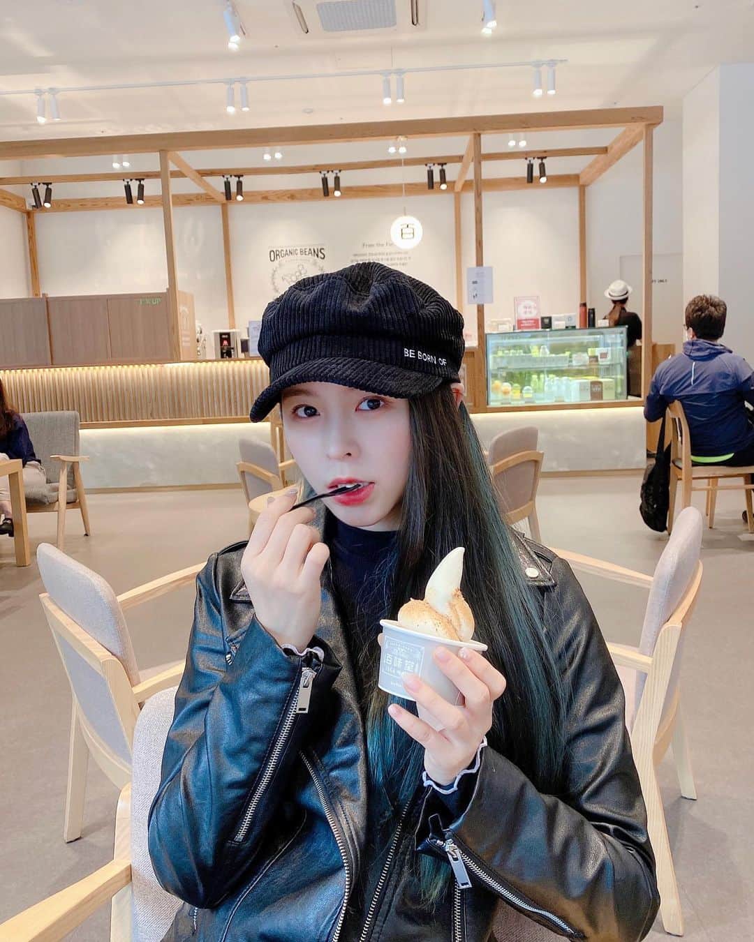 エルキーのインスタグラム：「🍦🍨😋」