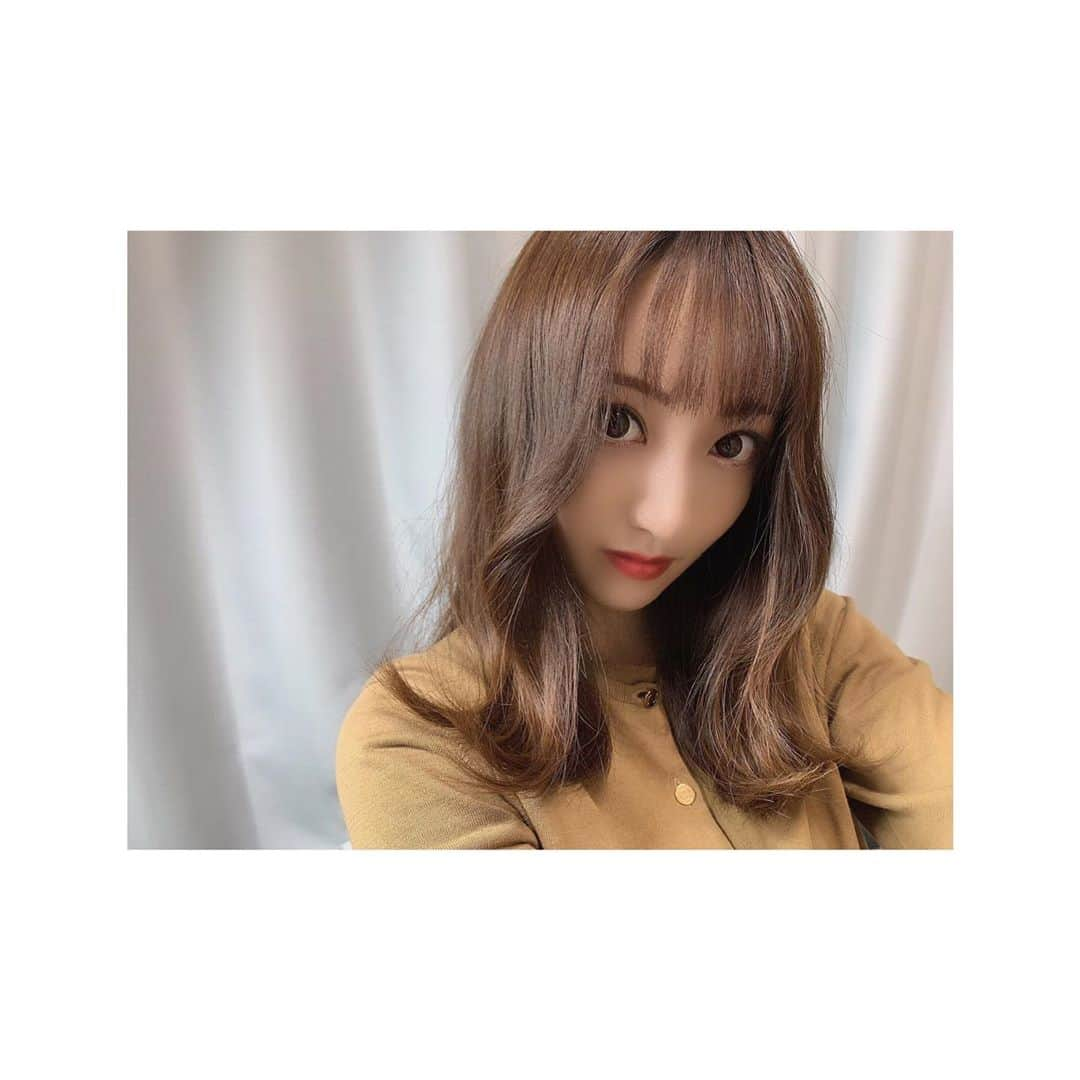 石田佳蓮のインスタグラム：「💐 外ハネ×外カメラ  #外ハネ　#ヘアアレンジ #パーソナルカラーオータム」