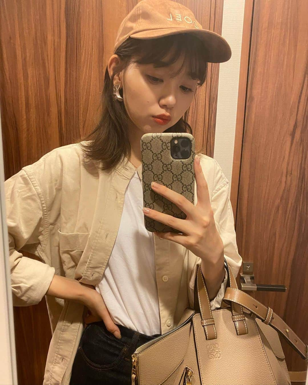 江野沢愛美さんのインスタグラム写真 - (江野沢愛美Instagram)「昨日のおれの私服だー ベージュでまとめたよー (タグ付け🏷してます) #loewehammock」10月4日 11時16分 - enosawa_manami