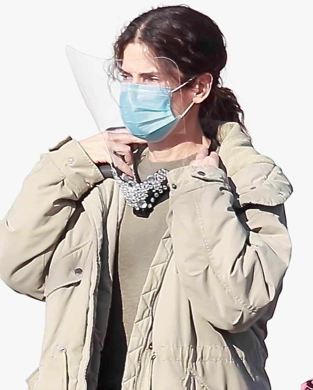 Just Jaredさんのインスタグラム写真 - (Just JaredInstagram)「Sandra Bullock wears a face mask & shield while on set of her new movie.  #SandraBullock Photos: Backgrid」10月4日 11時14分 - justjared