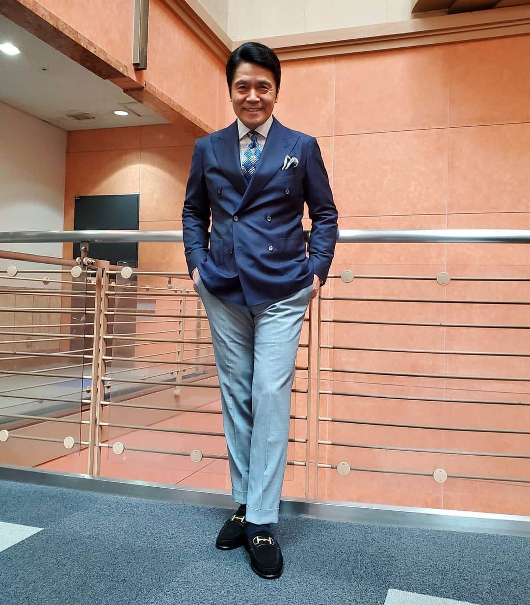 峰竜太のインスタグラム：「#アッコにおまかせ #jacket #tagliatore #shirt#doone #tie#marinella#shoes #enzobonale」