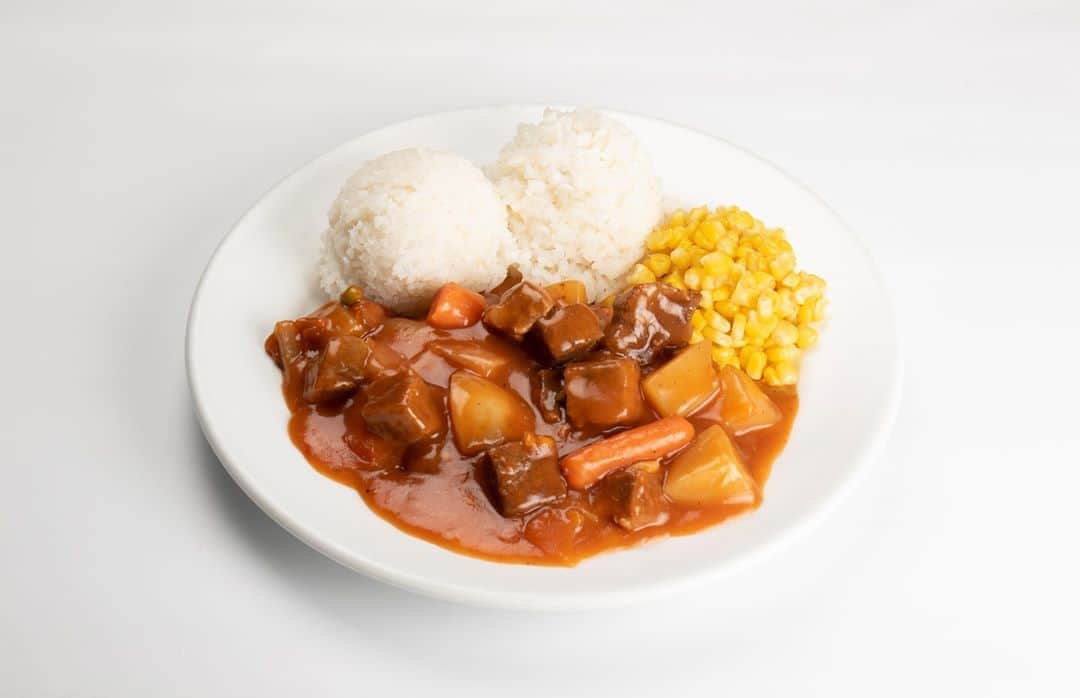Zippy's Restaurantsのインスタグラム：「Beef Stew for a nice sit-down dinner sounds like a great family night. Take the ohana for a safe restaurant dine-in experience. Due to new Oahu mandates there is a limit of 5 guests per party from the same household. Masks are required at all times except for eating and drinking.」