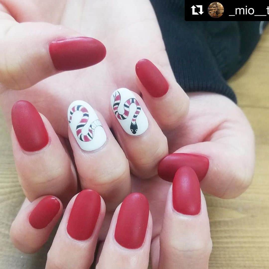 ネイル アイ サロン スグネさんのインスタグラム写真 ネイル アイ サロン スグネinstagram みおしんデザイン Repost Mio T みおしんのご予約はみおしんアカウント Mio T プロフィールよりご予約下さい 真っ赤なワンカラー ネイル