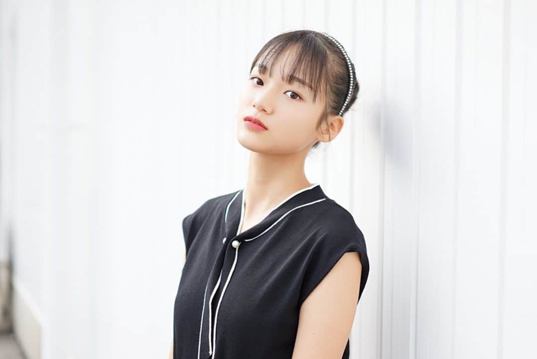 のインスタグラム：「🌛 この日眉毛かくの失敗しました… 最近メイクが上手くいかないなあ テヘ ・ ・ #花田姫佳」