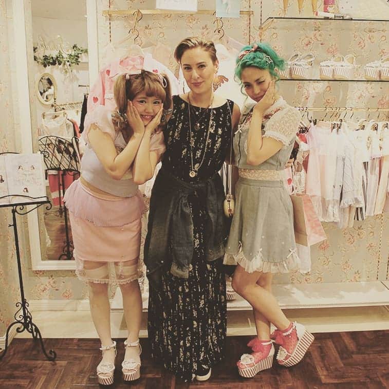 ルル フロストのインスタグラム：「FOREVER in love with my #japan memories!  Check out these snaps from a trip for @barneysjapan a while back. I have the best clients in the world.  Kawaiiiiiiiiii!!!」