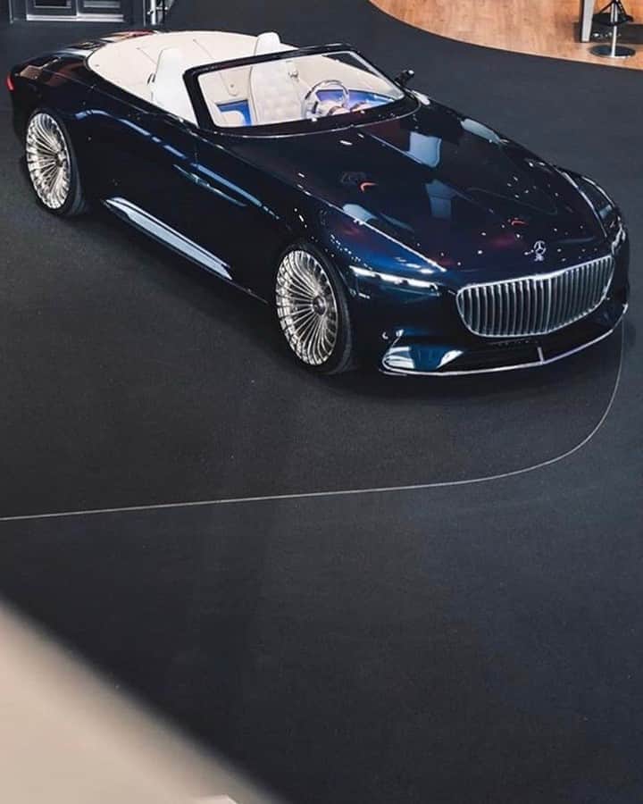 メルセデス・ベンツさんのインスタグラム写真 - (メルセデス・ベンツInstagram)「The Vision Mercedes-Maybach 6 Cabriolet is a car which, with its sensual, emotionally appealing design and innovative technical concept solutions, defines the ultimate in luxury of the future. @gorden.wagener  #MercedesMaybach #Vision6 #Cabriolet #luxury」10月4日 3時00分 - mercedesbenz