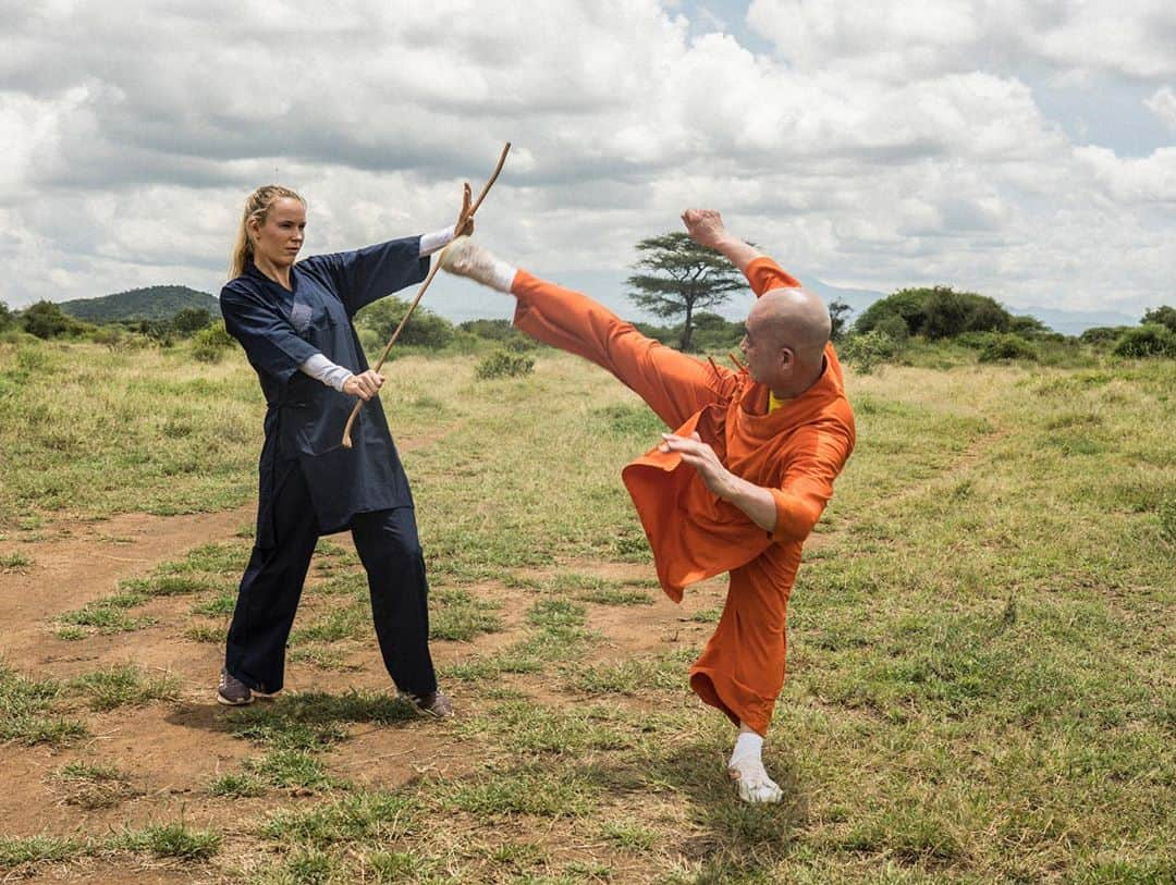 CarolineWozniackiさんのインスタグラム写真 - (CarolineWozniackiInstagram)「I am so excited to finally be able to talk about our adventure to the top of Mount Kilimanjaro. Leading up to Climbing the mountain, we learned some pretty unique skills. We met “Master” Shifu, a shaolin monk, who taught us discipline thru the art of Kung Fu!」10月4日 3時11分 - carowozniacki