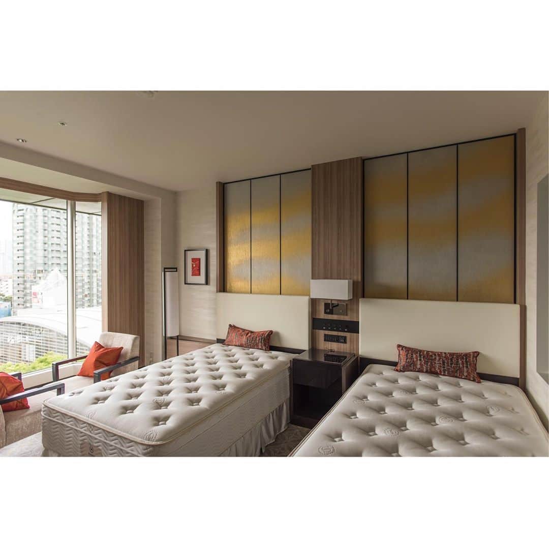 Wajueさんのインスタグラム写真 - (WajueInstagram)「#wajue #和紙壁紙 #washi #wallpaper #japanesewallpaper #wallcovering #light #textures #luxuryhomes #surfacedesign #ecomaterials #interiordesign #interior #design #interiordesigner #interior_design #interiorart #interiorstyle #hoteldesign #hoteldesigner #shopdesign #shopdesigner #hoteldecor #materials #handmade #luxurylifestyle #luxurydesign #designideas #deco #artwork」10月4日 3時17分 - washi_worx