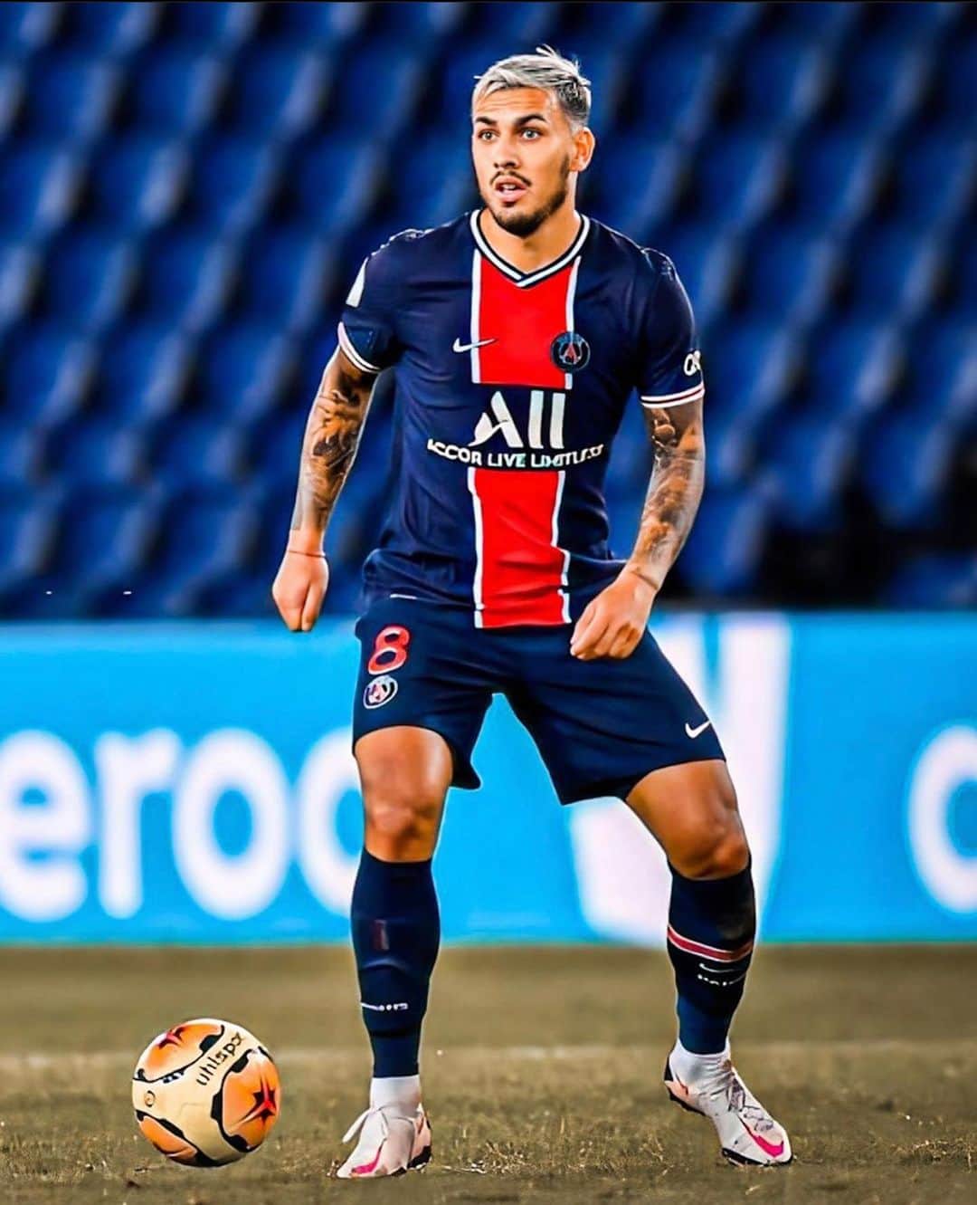 レアンドロ・ダニエル・パレデスのインスタグラム：「👀❤️💙⚽️」