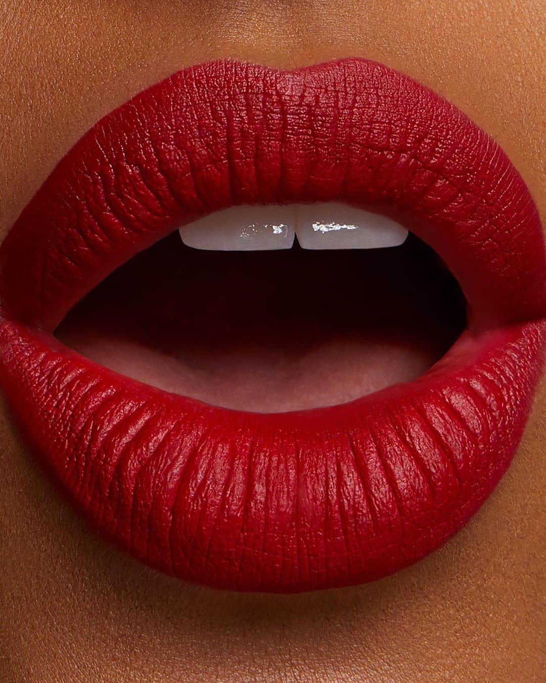 NARSさんのインスタグラム写真 - (NARSInstagram)「Powermatte Lip Pigment in Don't Stop is all pop. 💥」10月4日 5時01分 - narsissist