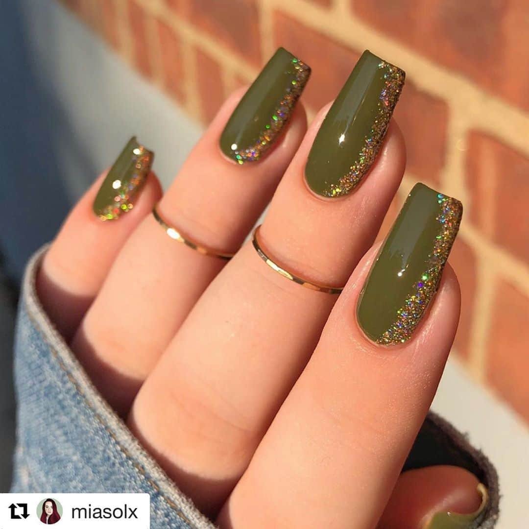 Nail Designsさんのインスタグラム写真 - (Nail DesignsInstagram)「Credit: @miasolx  ・・・ golden hour side french✨ ft. @livelovepolish Moss + Wild Card✨ This is absolutely one of my favorite looks I’ve ever done, if not THE look!🤩 The golden tone of Wild Card compliments Moss so very well🙌🏼 ... #miasolxnails #miasolxllp #livelovepolish #sidefrench #greennails #goldenhour」10月4日 5時13分 - nailartfeature