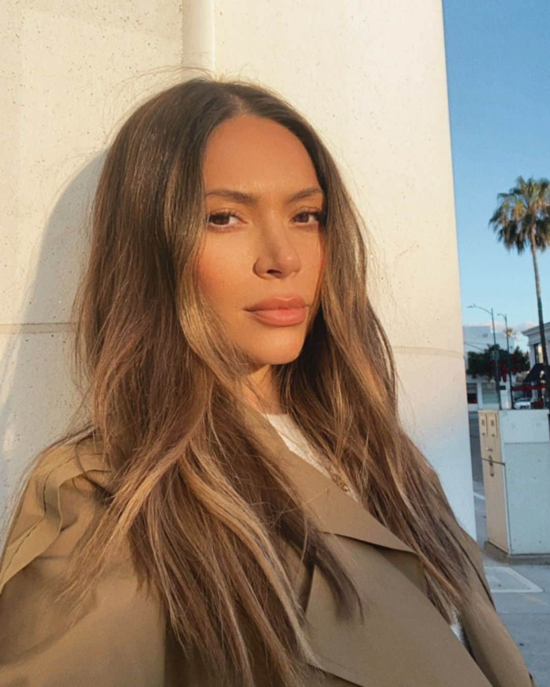 Marianna Hewittのインスタグラム：「throwback from march — my hair got so much longer during quarantine 💇🏻‍♀️」
